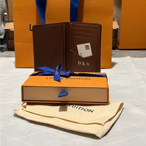 Authentic Louis Vuitton Pocket Organizer in Monogram. Priced to Sell ASAP! - Picture 3 of 5